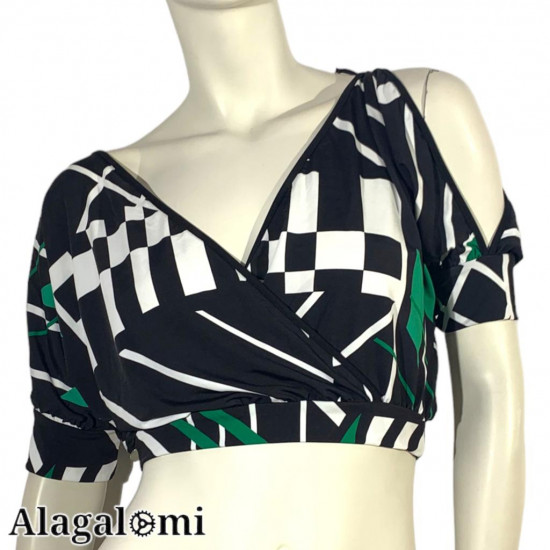 Sandy Nero, Green and White Geometric Pattern