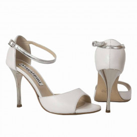 Beso White and Silver