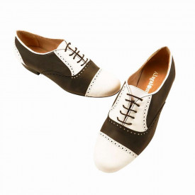 Arrabal Black and White Leather