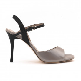 Maia Ostrica and Black